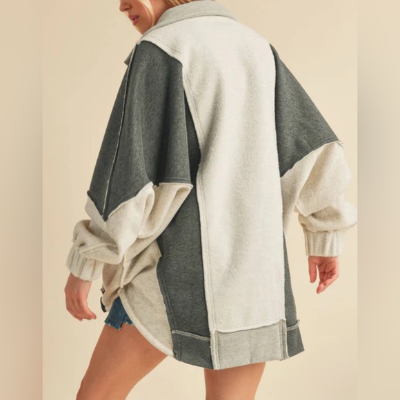 AEMI + CO Oversized Colorblock Grey/White/Cream V Neck Pullover Sweatshirt - Picture 3 of 4